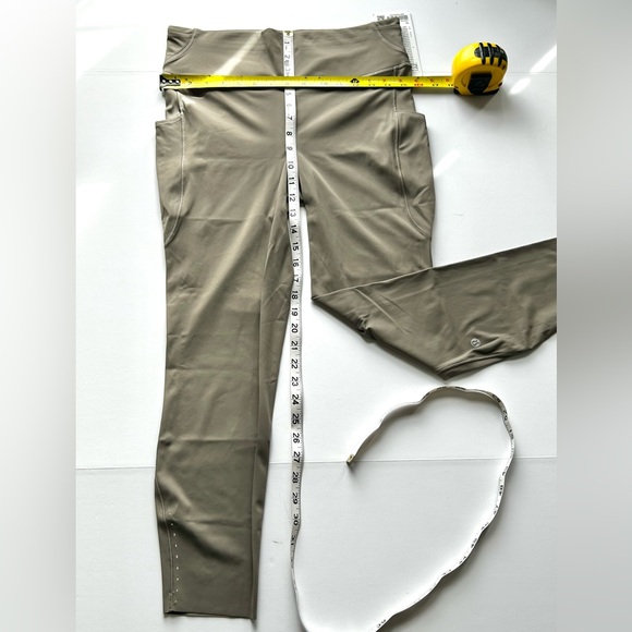 🍂NWT Lululemon Nulux 25” Run Tight. Color: Carbon Dust. Size: 12 - Picture 12 of 14